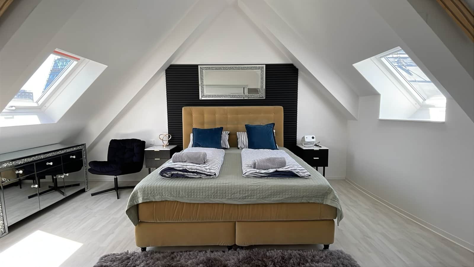 DACH · Über den Dächern Leipzigs – Loft Grimmaische Str. 25 (120 m²) Foto 11